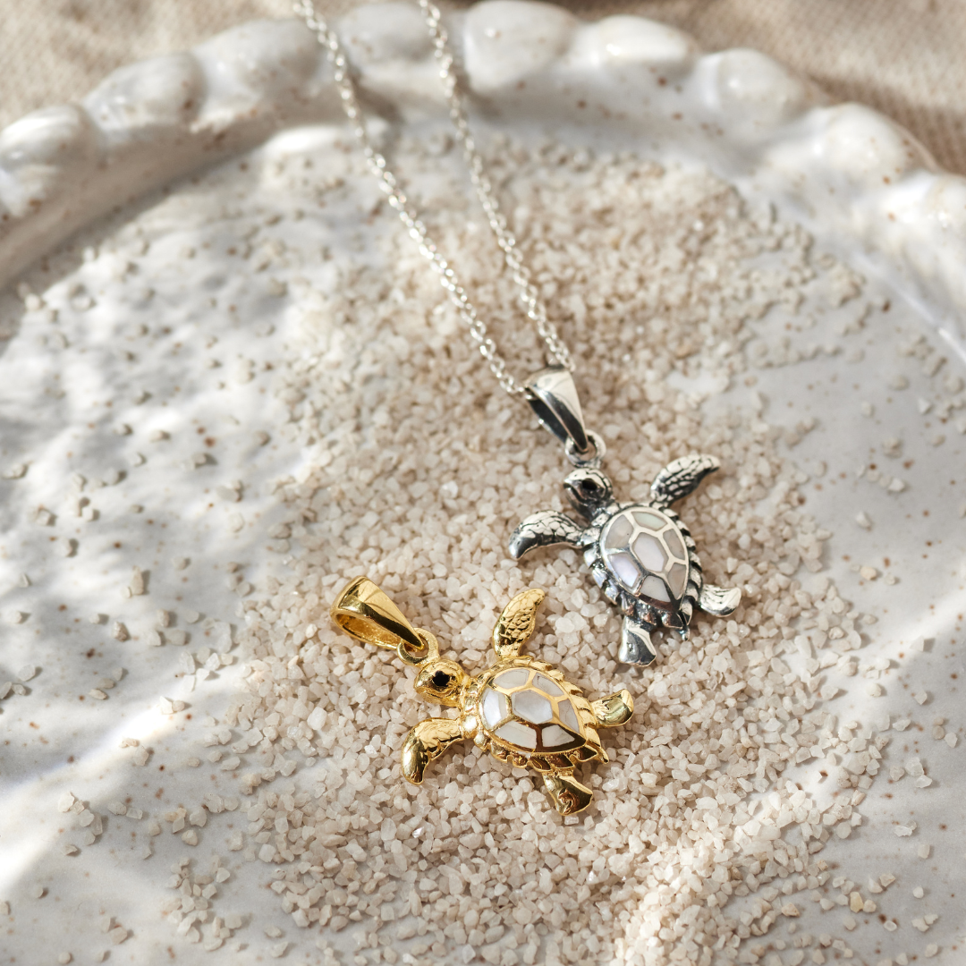 Esme Perlmutt Charm Golden