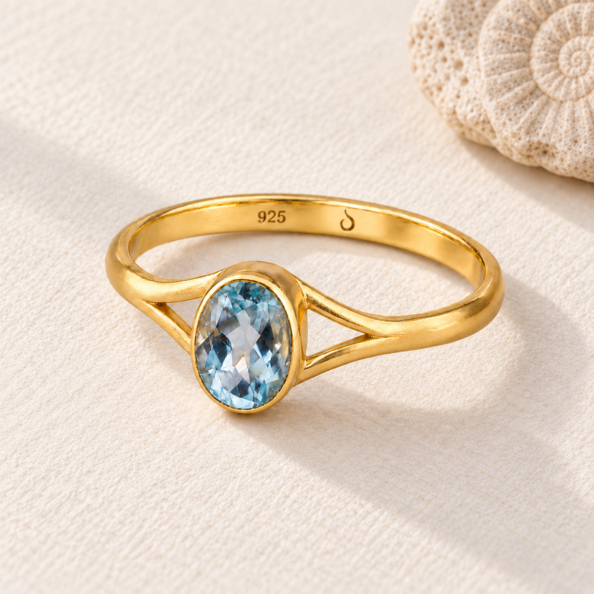 Kaleo Topas Ring Golden