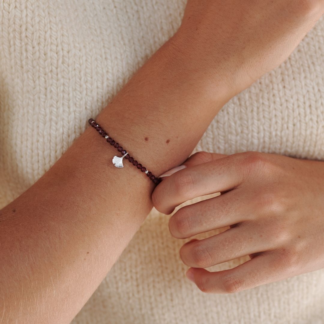 "Graceful. Grounded. Powerful" Ginkgo Armband Silber
