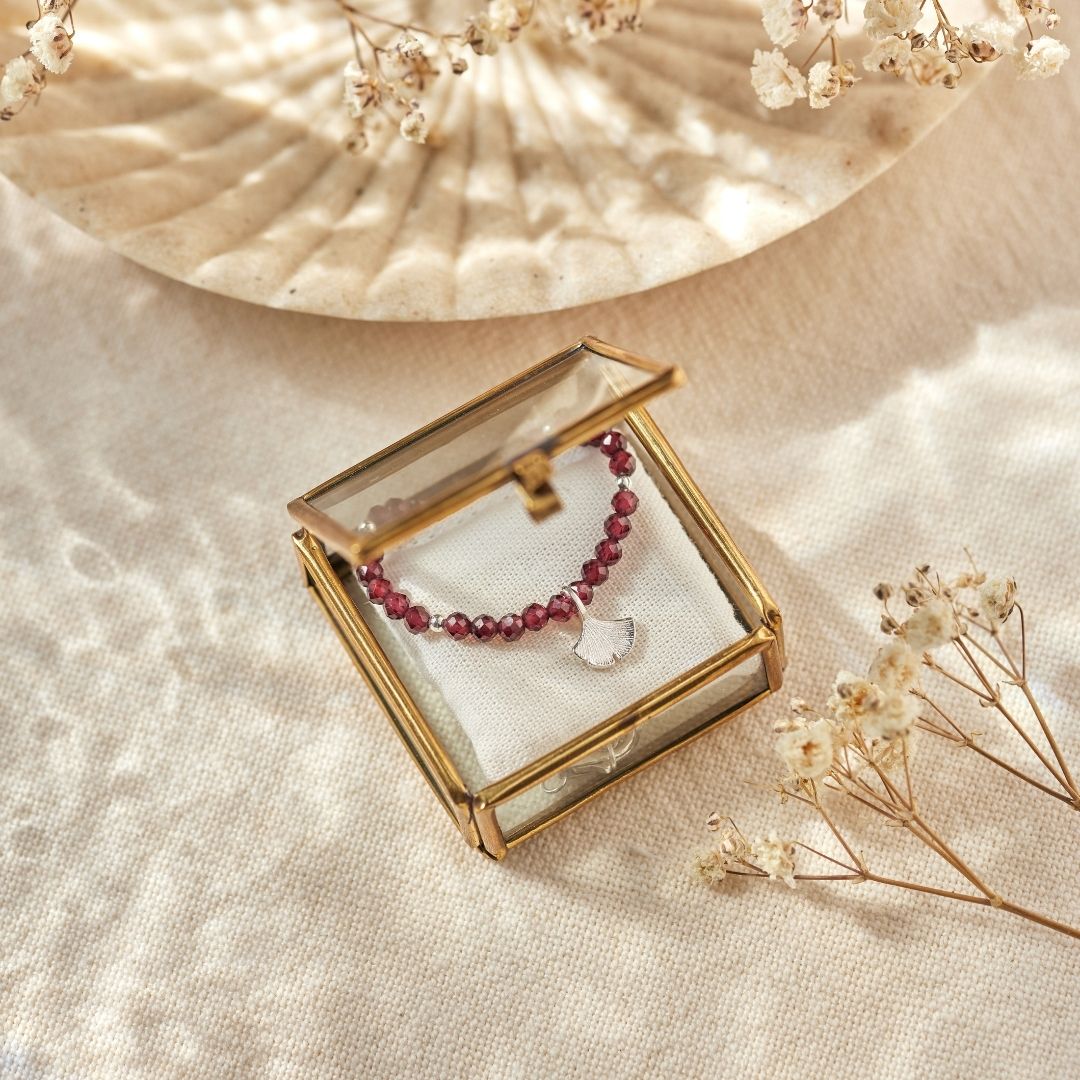 "Graceful. Grounded. Powerful" Ginkgo Armband Golden