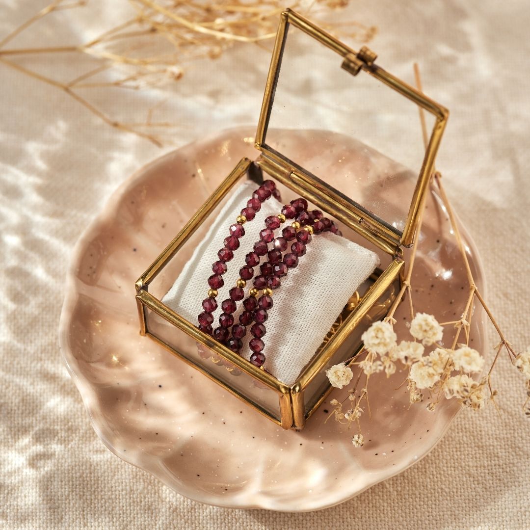 "Graceful. Grounded. Powerful" Ginkgo Armband Golden