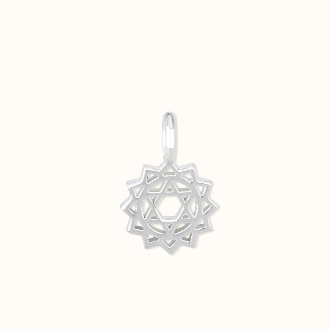 "I embrace serenity" Chakra Charm Silber