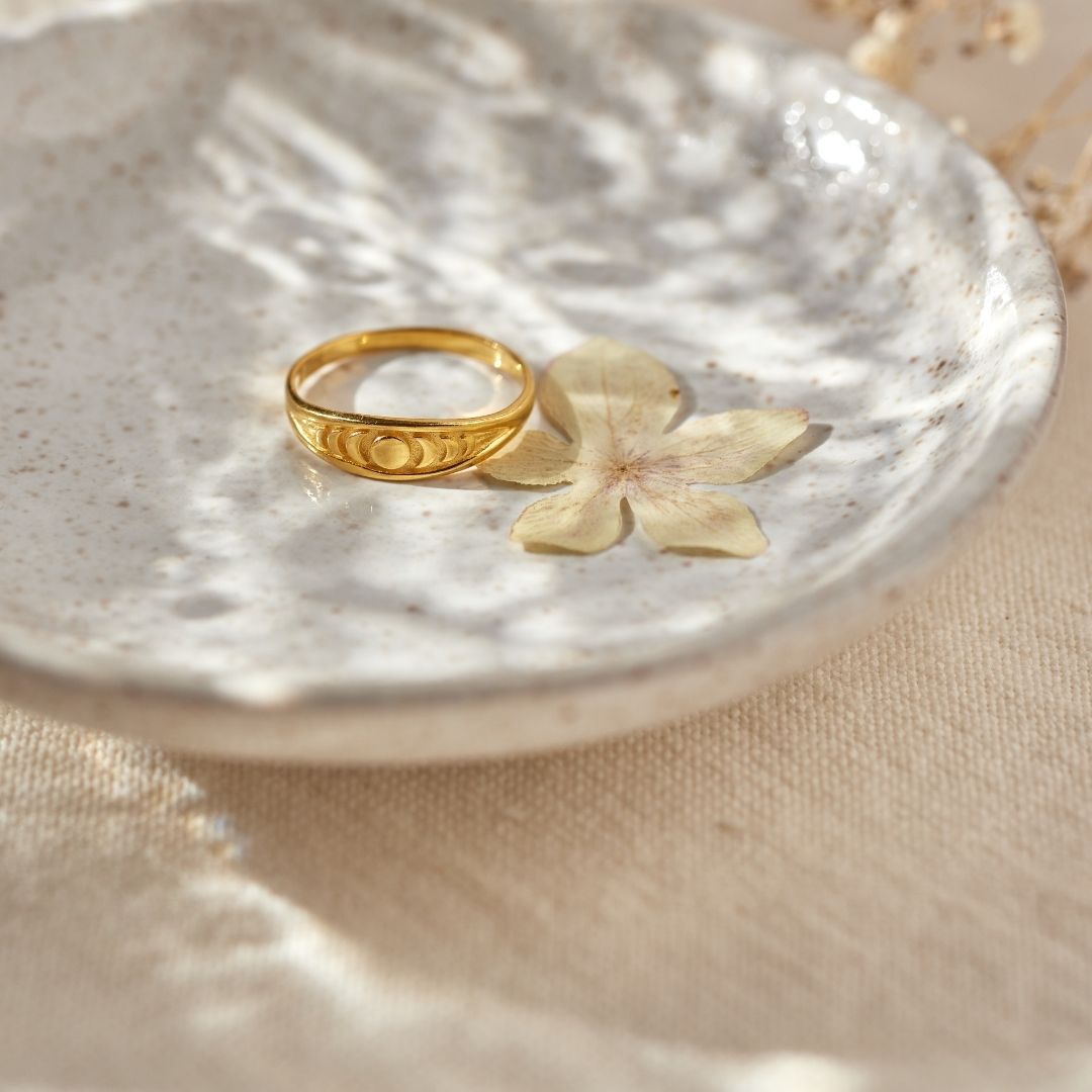 Moon and Back Ring Golden