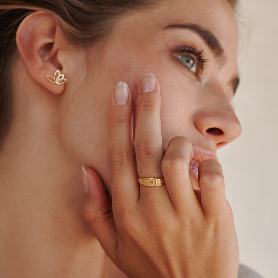 Moon and Back Ring Golden
