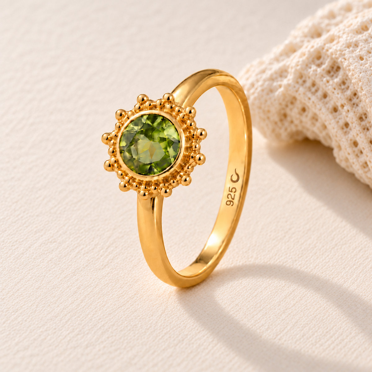 Indische Sonne Peridot Ring Golden