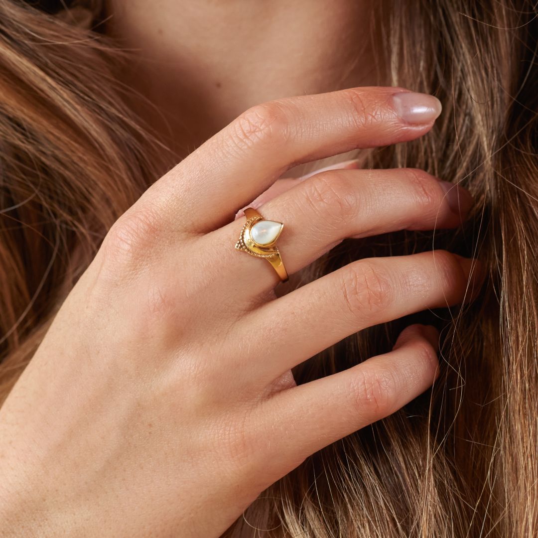 Moana Perlmutt Ring Golden