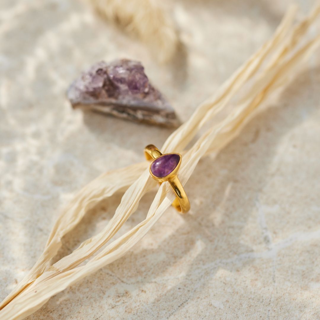 Agua Amethyst Ring Golden