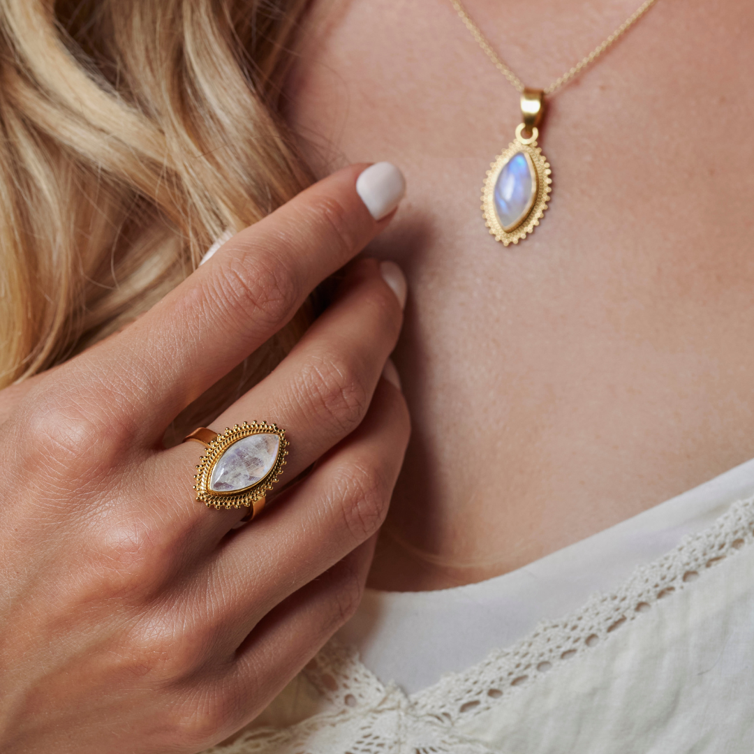 Anjali Mondstein Ring Golden