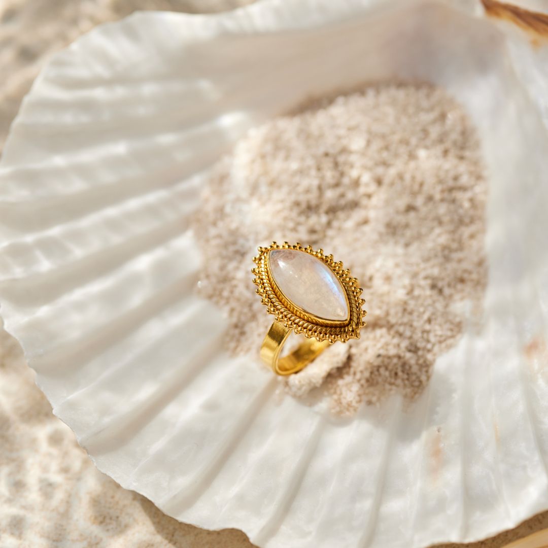 Anjali Mondstein Ring Golden