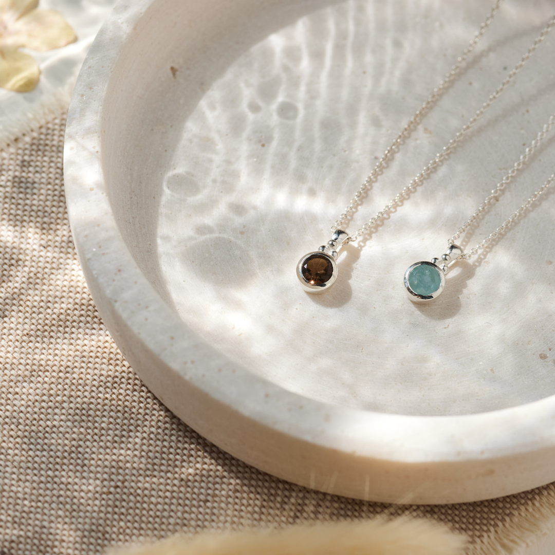 Ava Rauchquarz Charm Silber