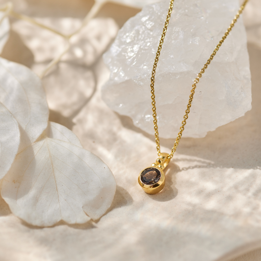 Ava Rauchquarz Charm Golden