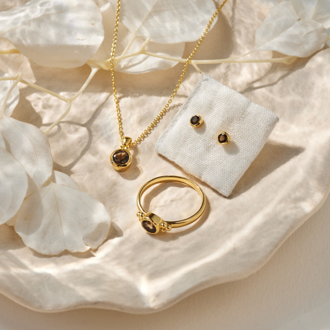 Ava Rauchquarz Charm Golden