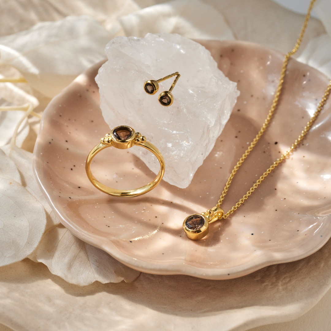 Ava Rauchquarz Ohrstecker Golden