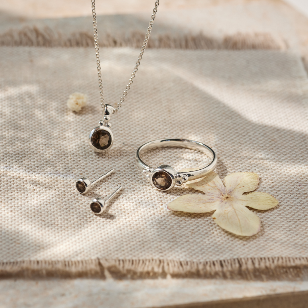 Ava Rauchquarz Charm Silber