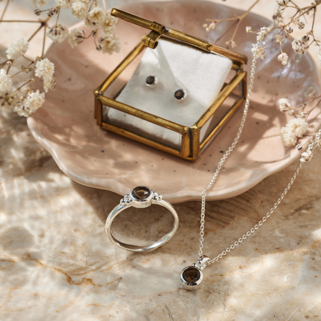 Ava Rauchquarz Charm Silber