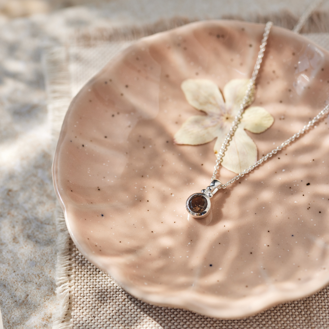 Ava Rauchquarz Charm Silber