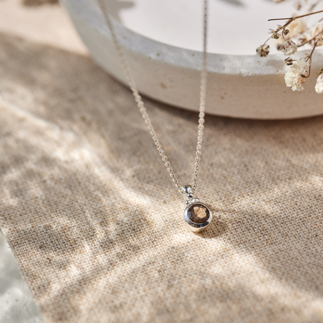 Ava Rauchquarz Charm Silber