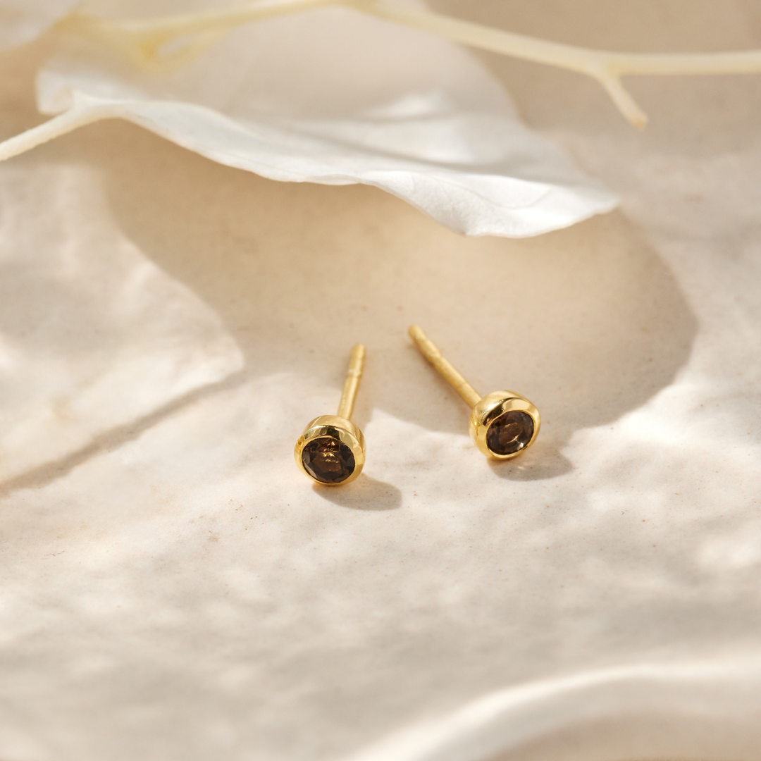 Ava Rauchquarz Ohrstecker Golden