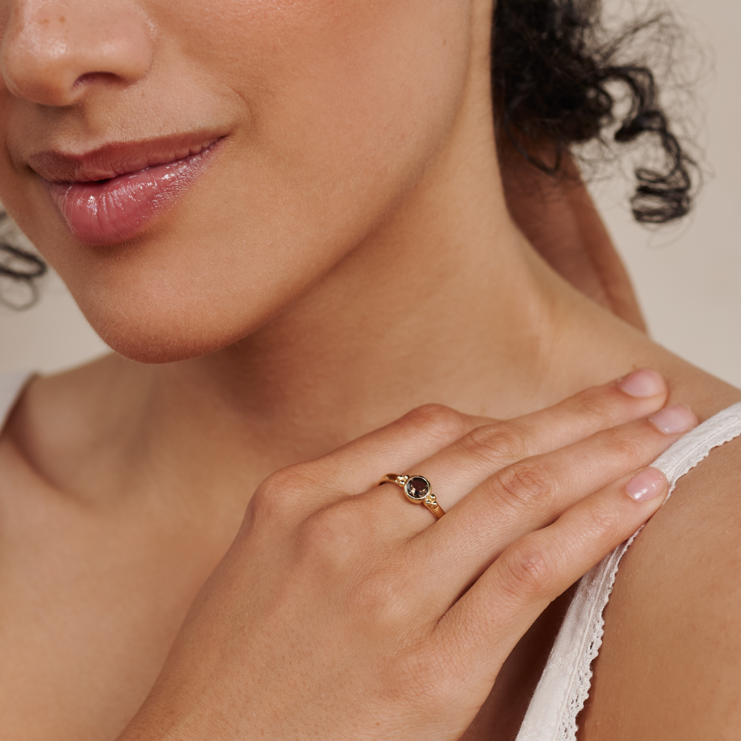 Ava Rauchquarz Ring Golden
