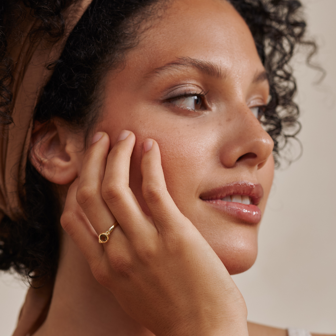 Ava Rauchquarz Ring Golden