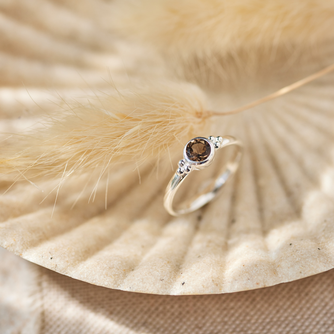 Ava Rauchquarz Ring Silber