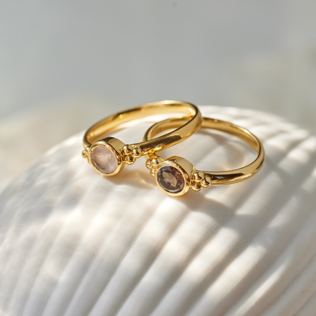Ava Rauchquarz Ring Golden