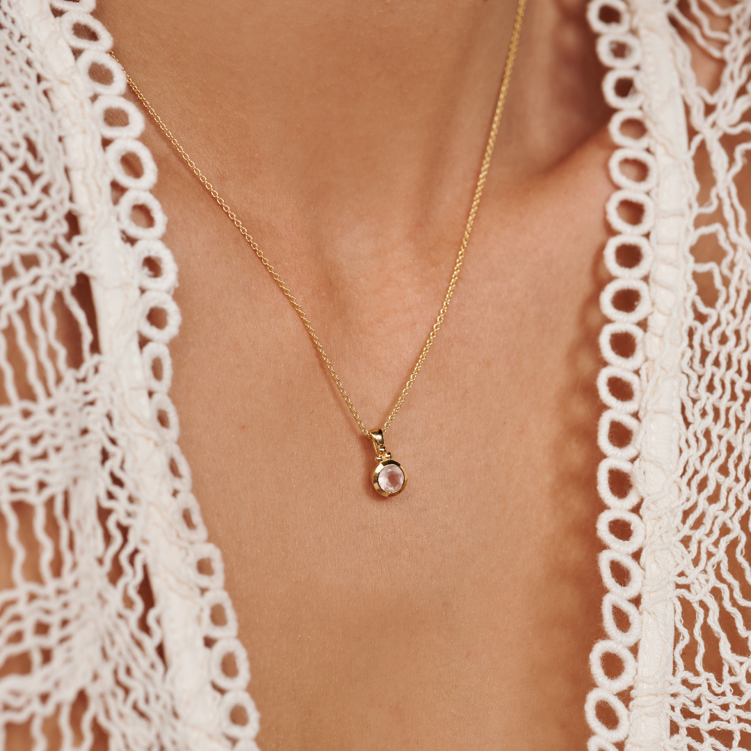 Ava Rosenquarz Charm Golden