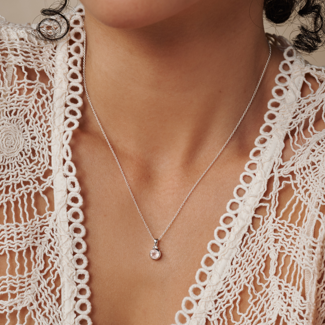 Ava Rosenquarz Charm Silber