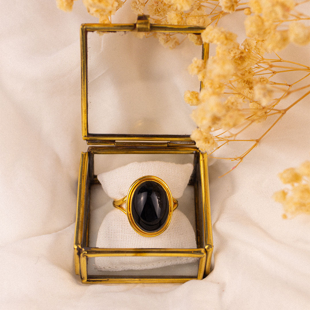Aylin Onyx Ring Golden - Spirit of Liebs