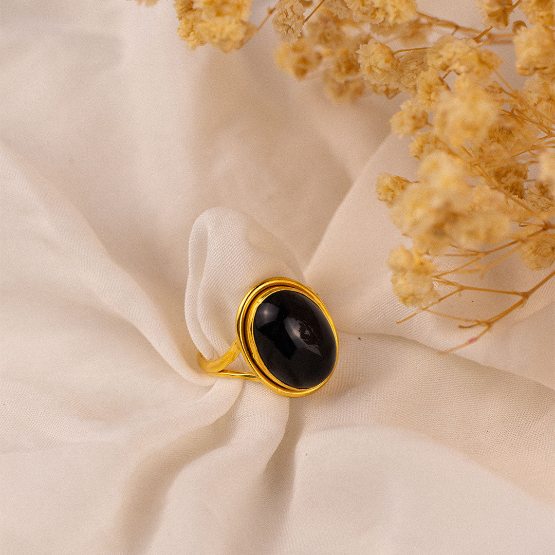 Aylin Onyx Ring Golden - Spirit of Liebs