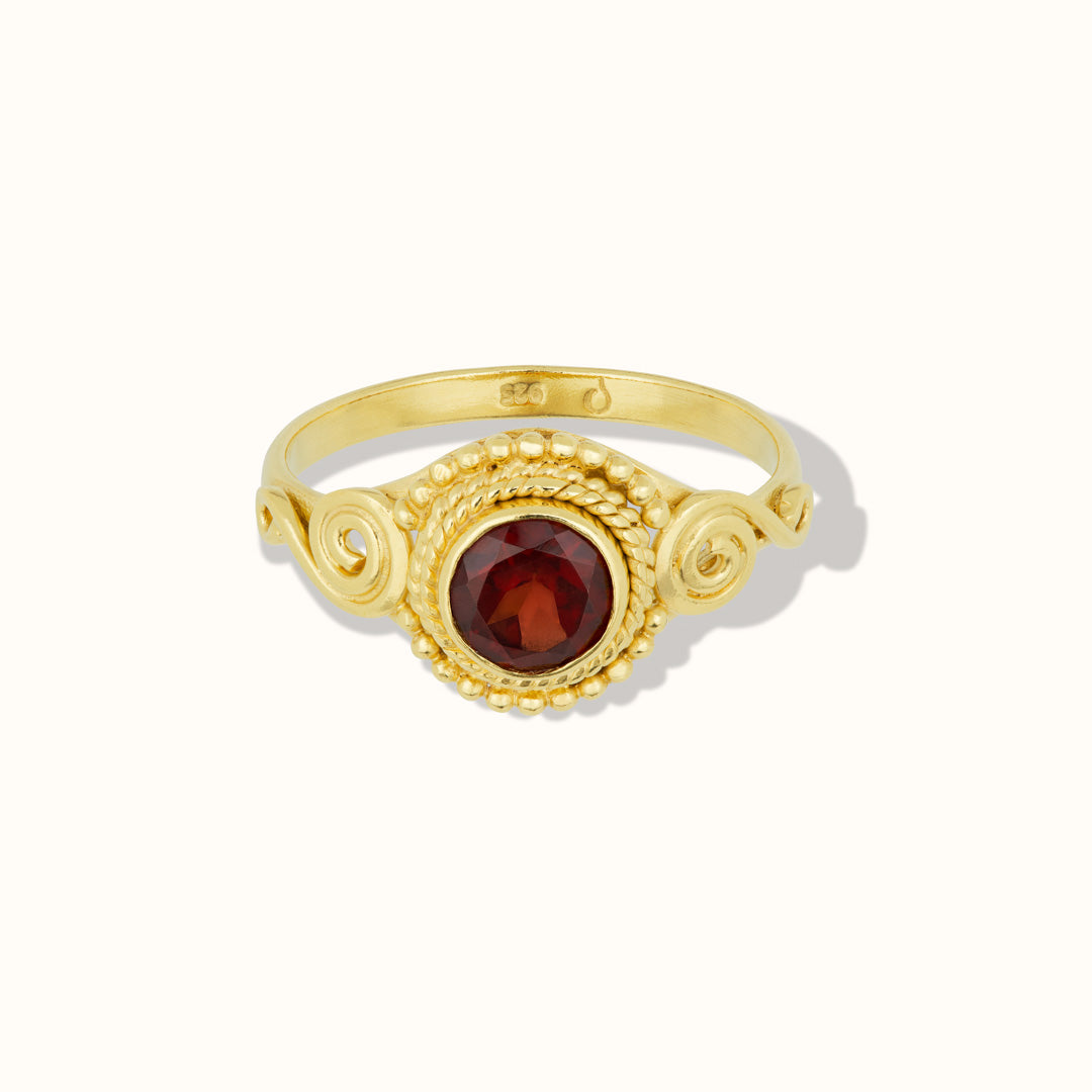 Dara Granat Ring Golden