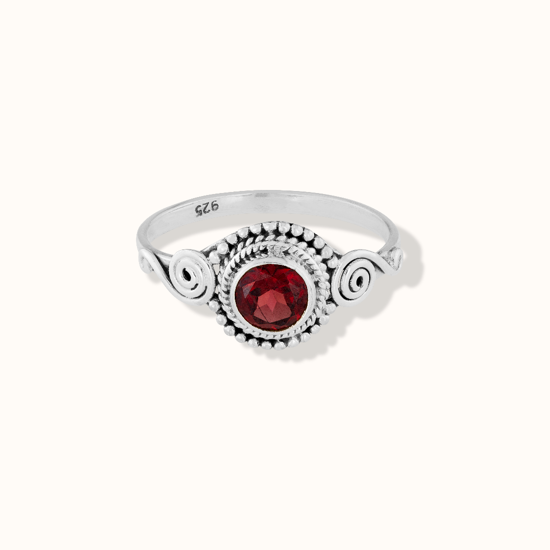Dara Granat Ring Silber - Spirit of Liebs