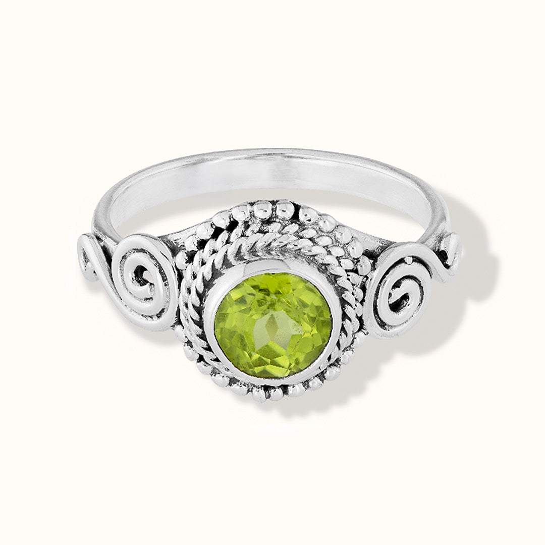 Dara Peridot Ring Silber