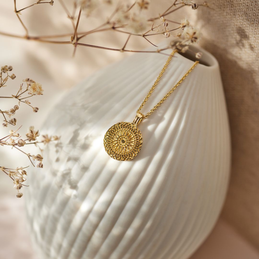 Delilah Charm Golden