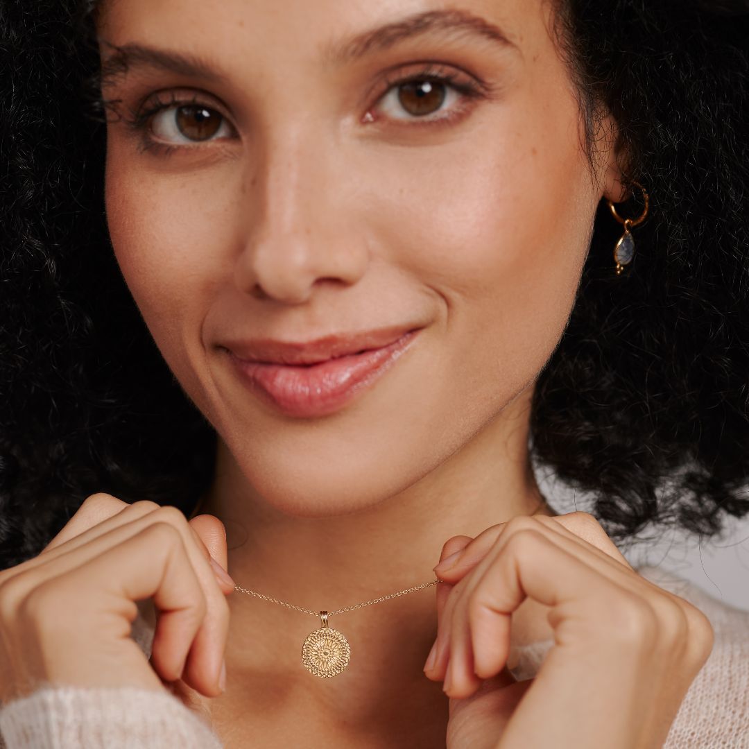 Delilah Charm Golden