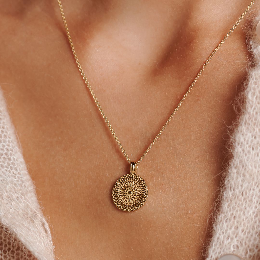 Delilah Charm Golden