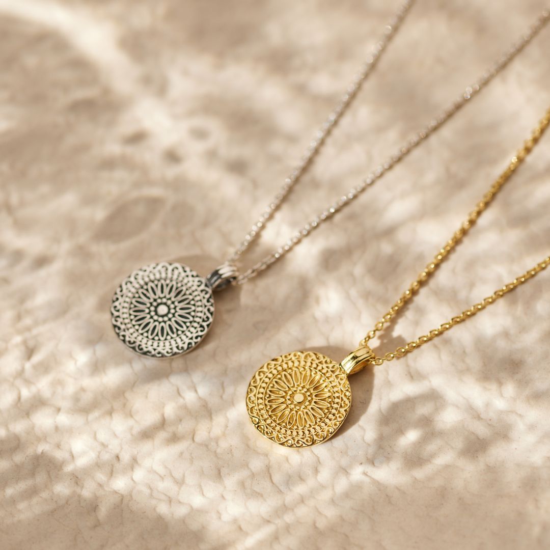 Delilah Charm Golden