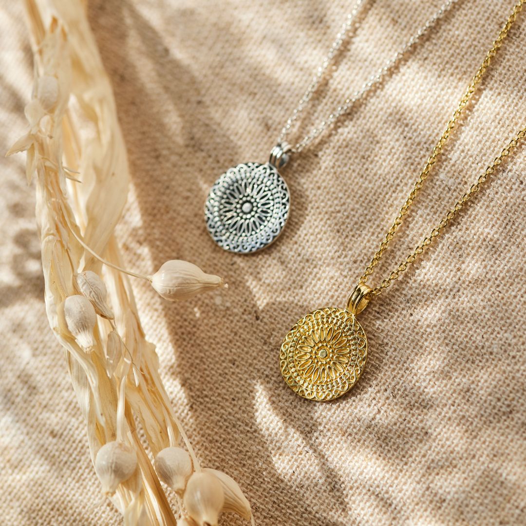 Delilah Charm Golden