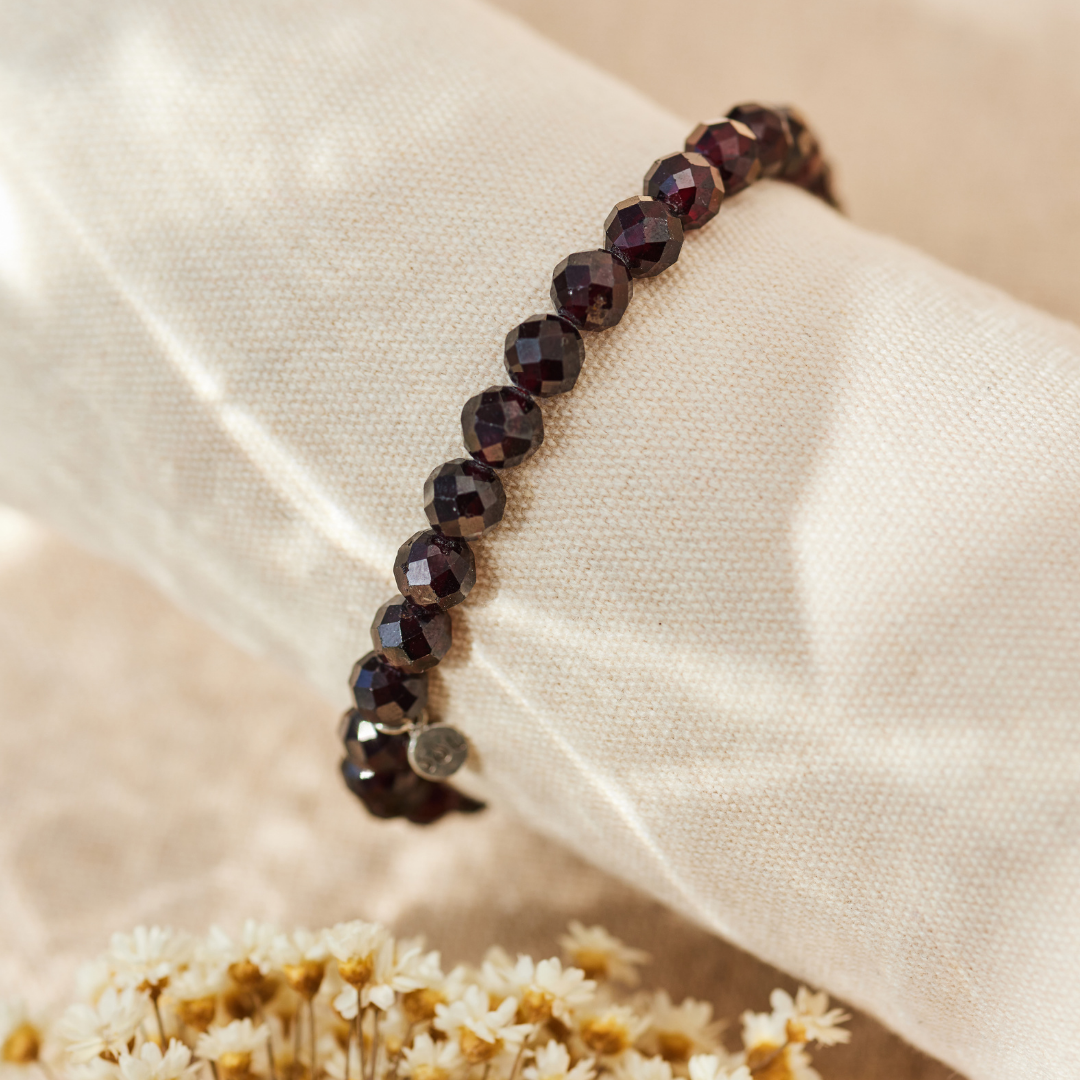 ENDURANCE Granat Armband
