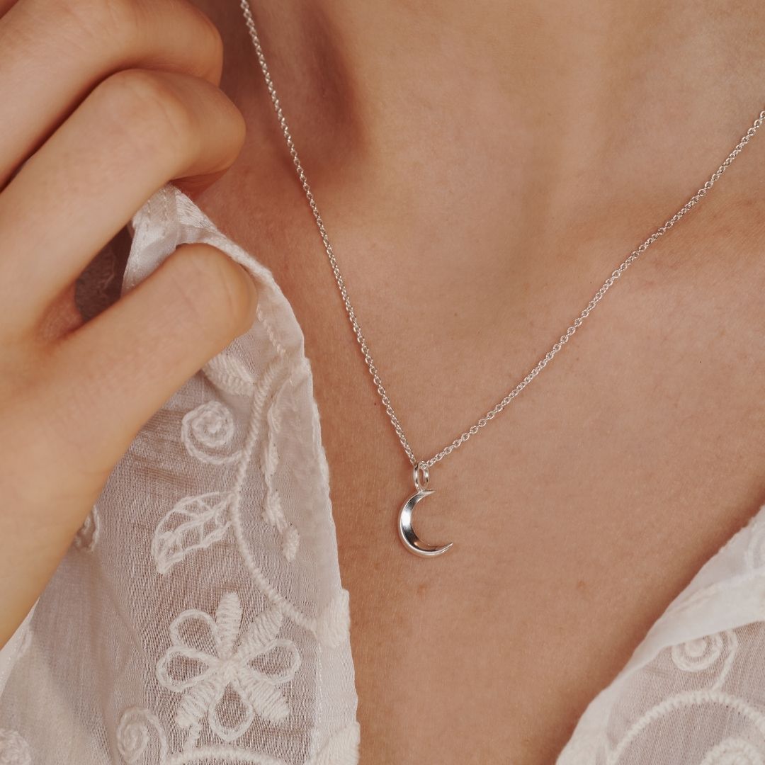 "Fly me to the moon" Mond Charm Silber