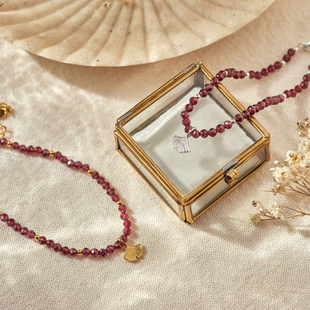 "Graceful. Grounded. Powerful" Ginkgo Armband Golden