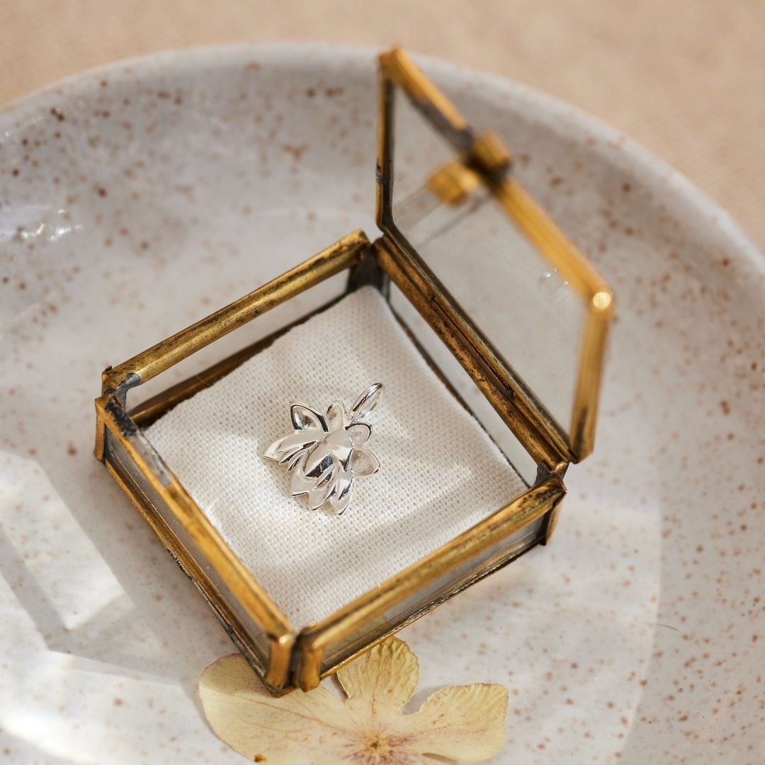 "I can and I will" Lotus Charm Silber