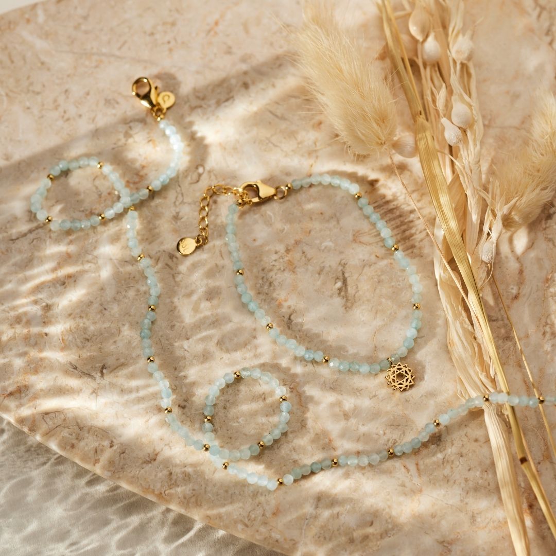 "I embrace serenity" Aquamarin Armband Golden