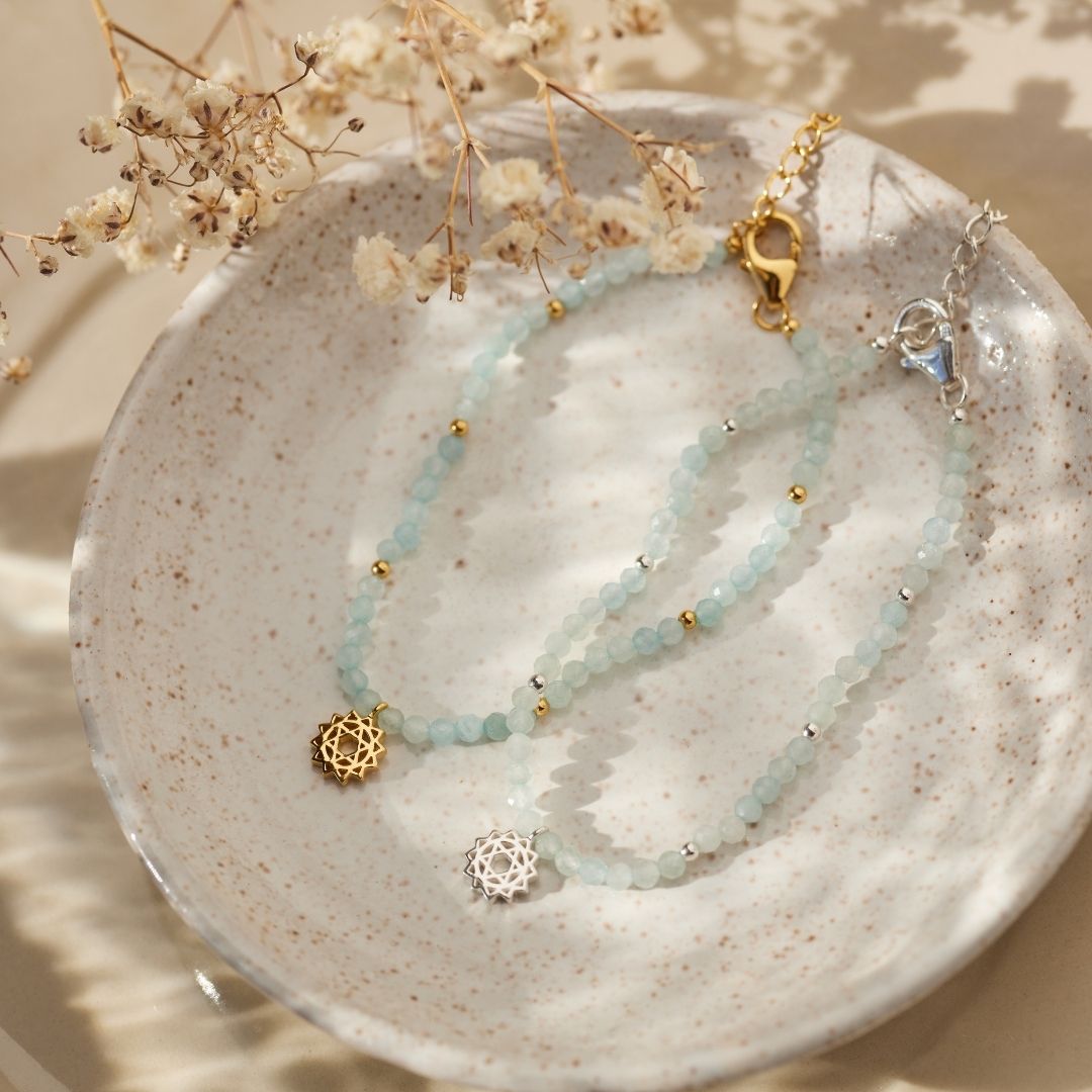 "I embrace serenity" Aquamarin Armband Golden