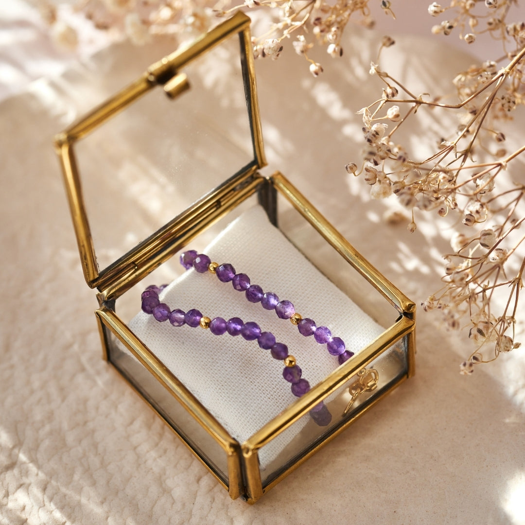 "Own Your Light" Amethyst Armband Golden (Weltfrauentag Limited Edition)