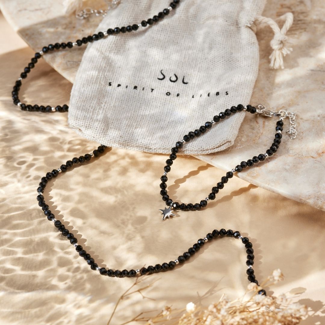 “I feel protected” Onyx Silber Set
