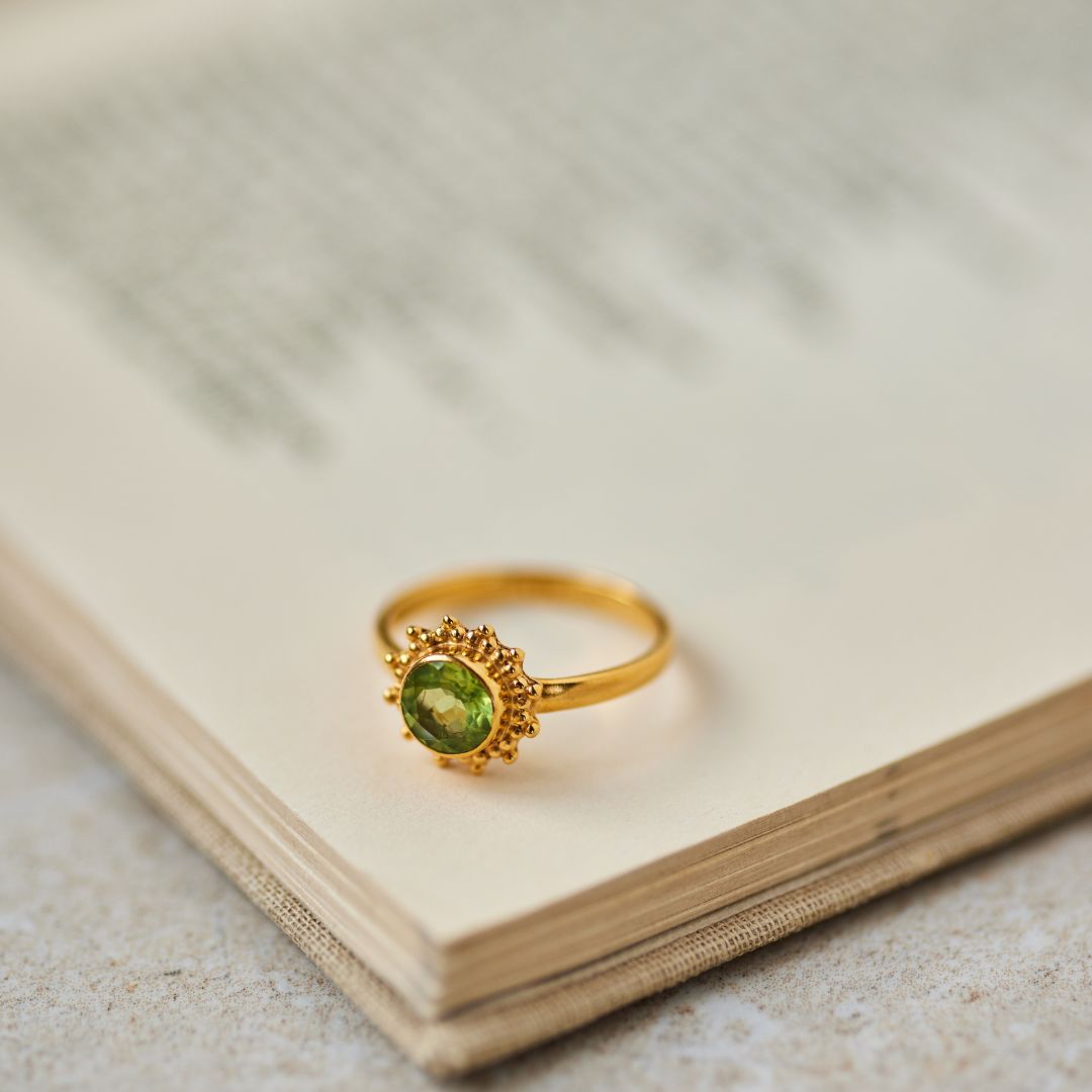 Indische Sonne Peridot Ring Golden