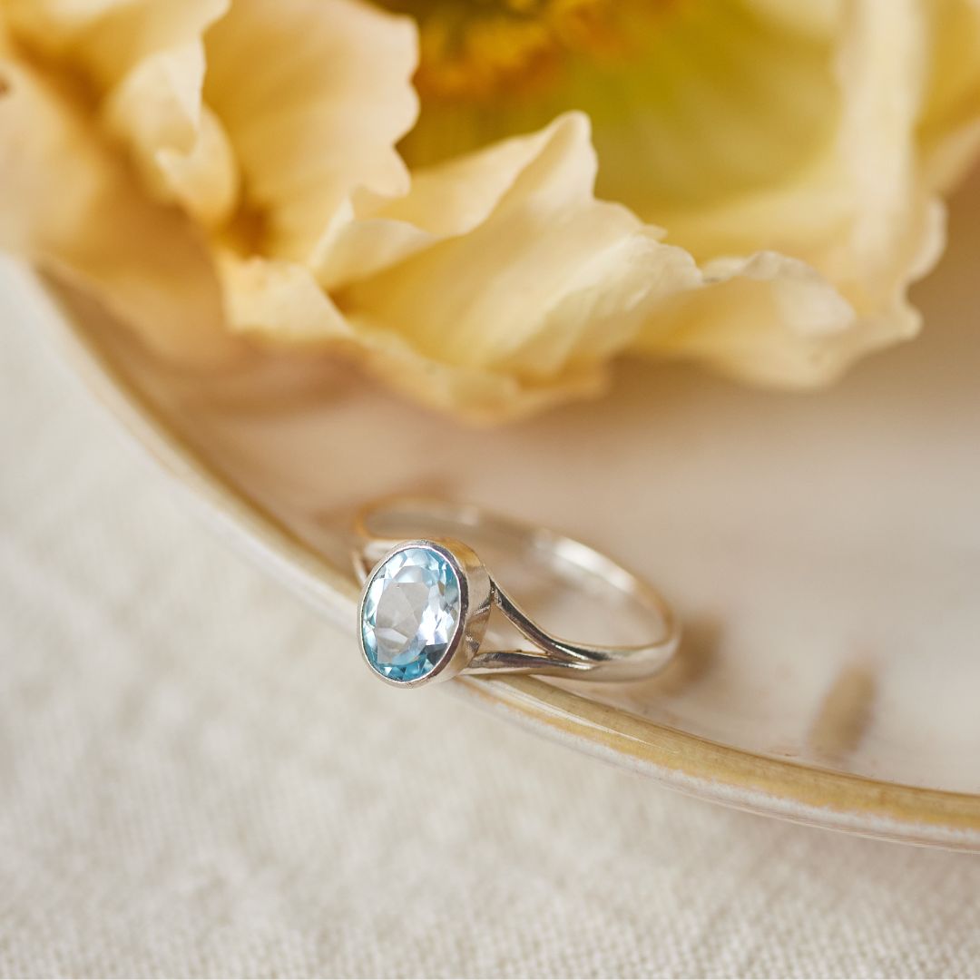 Kaleo Topas Ring Silber