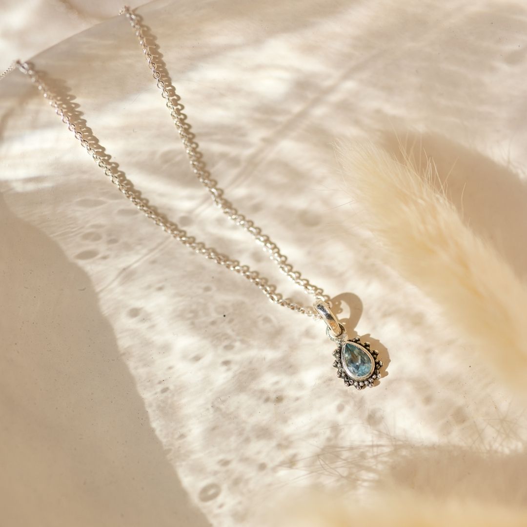 Lina Topas Charm Silber