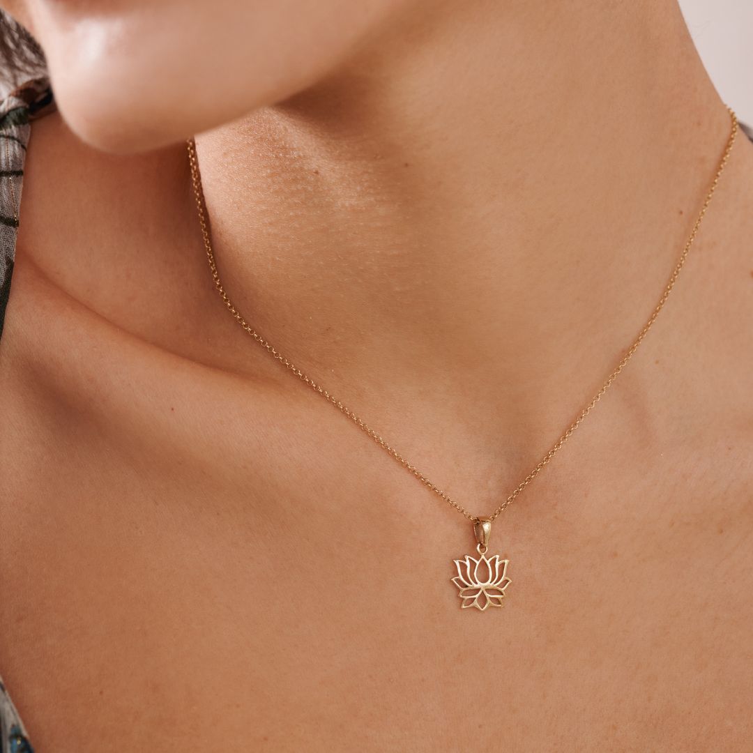 Lotus Charm Golden